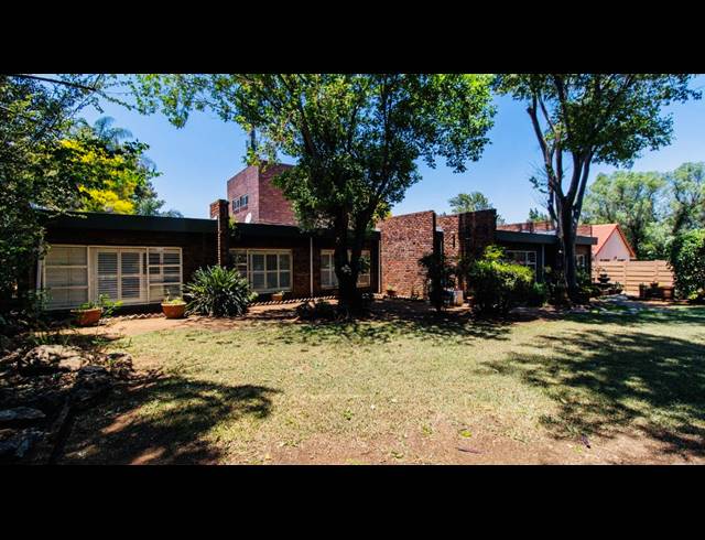 5 BEDROOM FREEHOLD FOR SALE IN BRACKENHURST